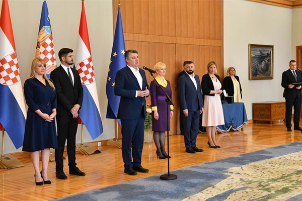 Predsjednik Republike Hrvatske uručio odlikovanja dobrovoljnim davateljima krvi 